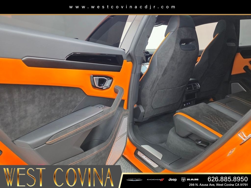 Used 2024  Lamborghini S image 32