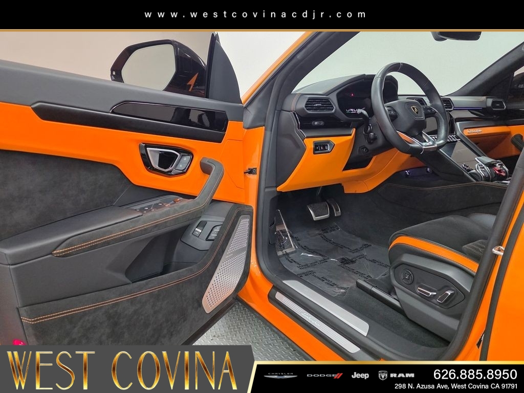 Used 2024  Lamborghini S image 34