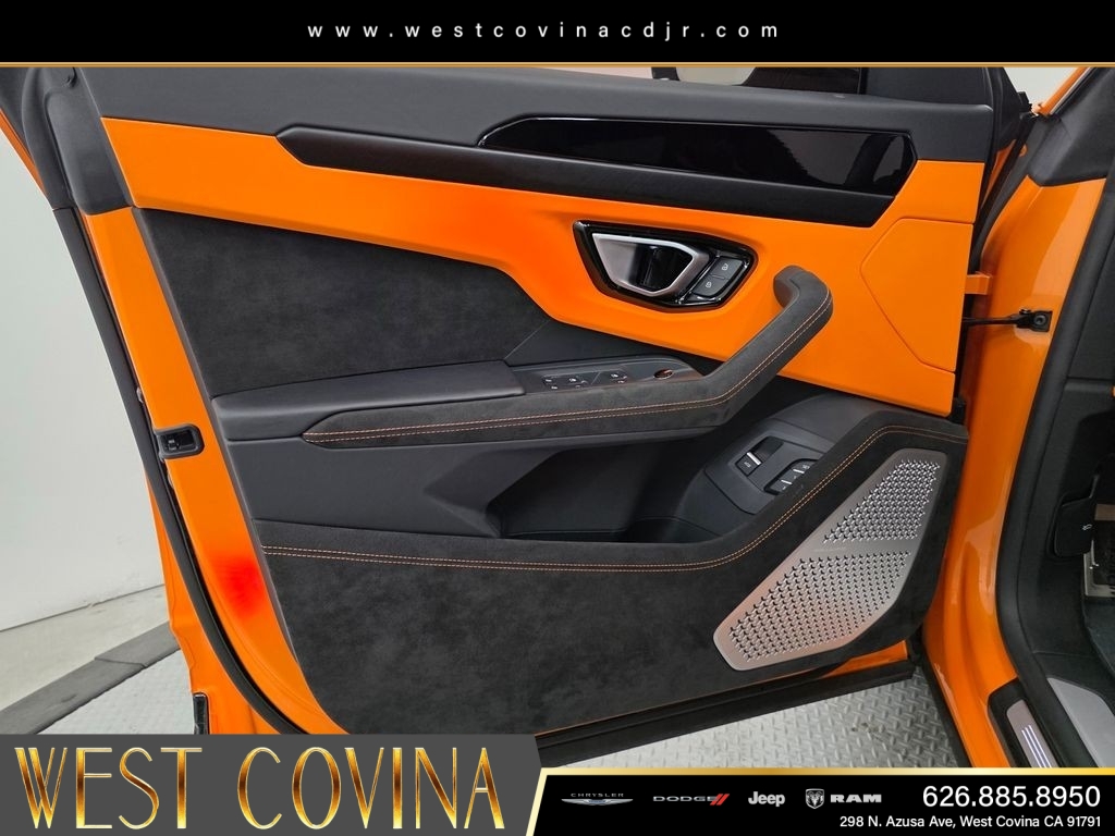Used 2024  Lamborghini S image 35