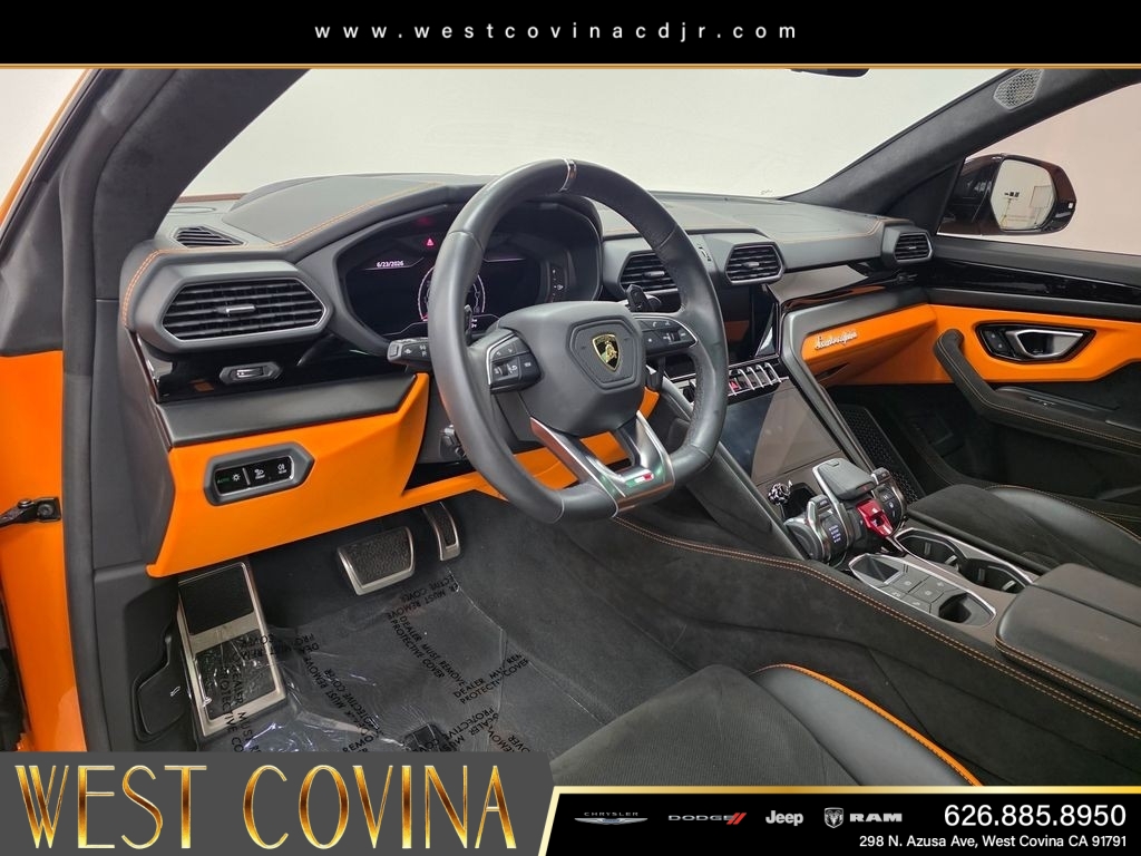 Used 2024  Lamborghini S image 40