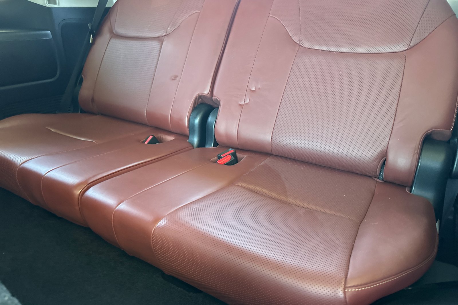 Used 2016 Silver Lexus 570 image 18