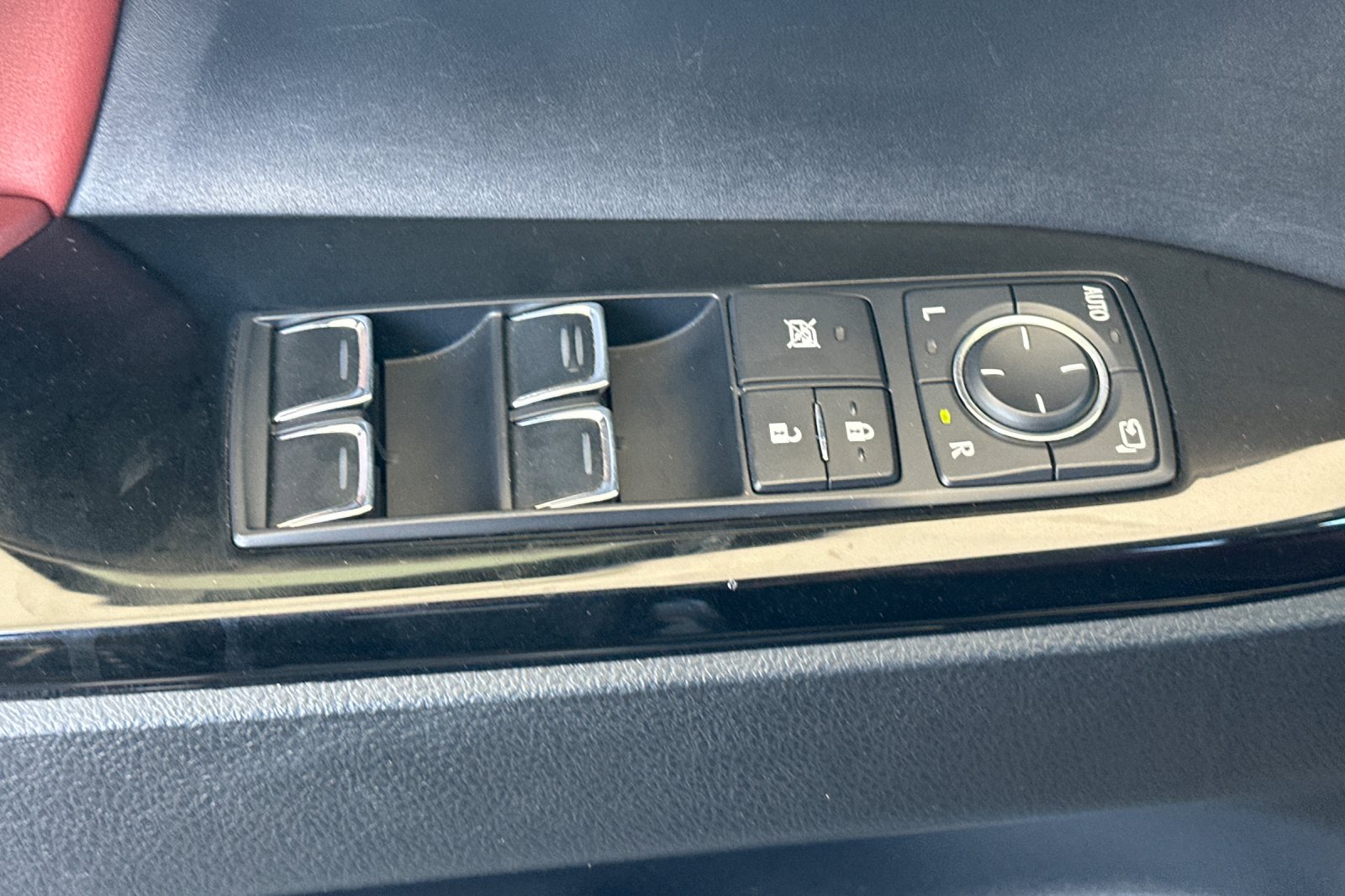 Used 2016 Silver Lexus 570 image 13