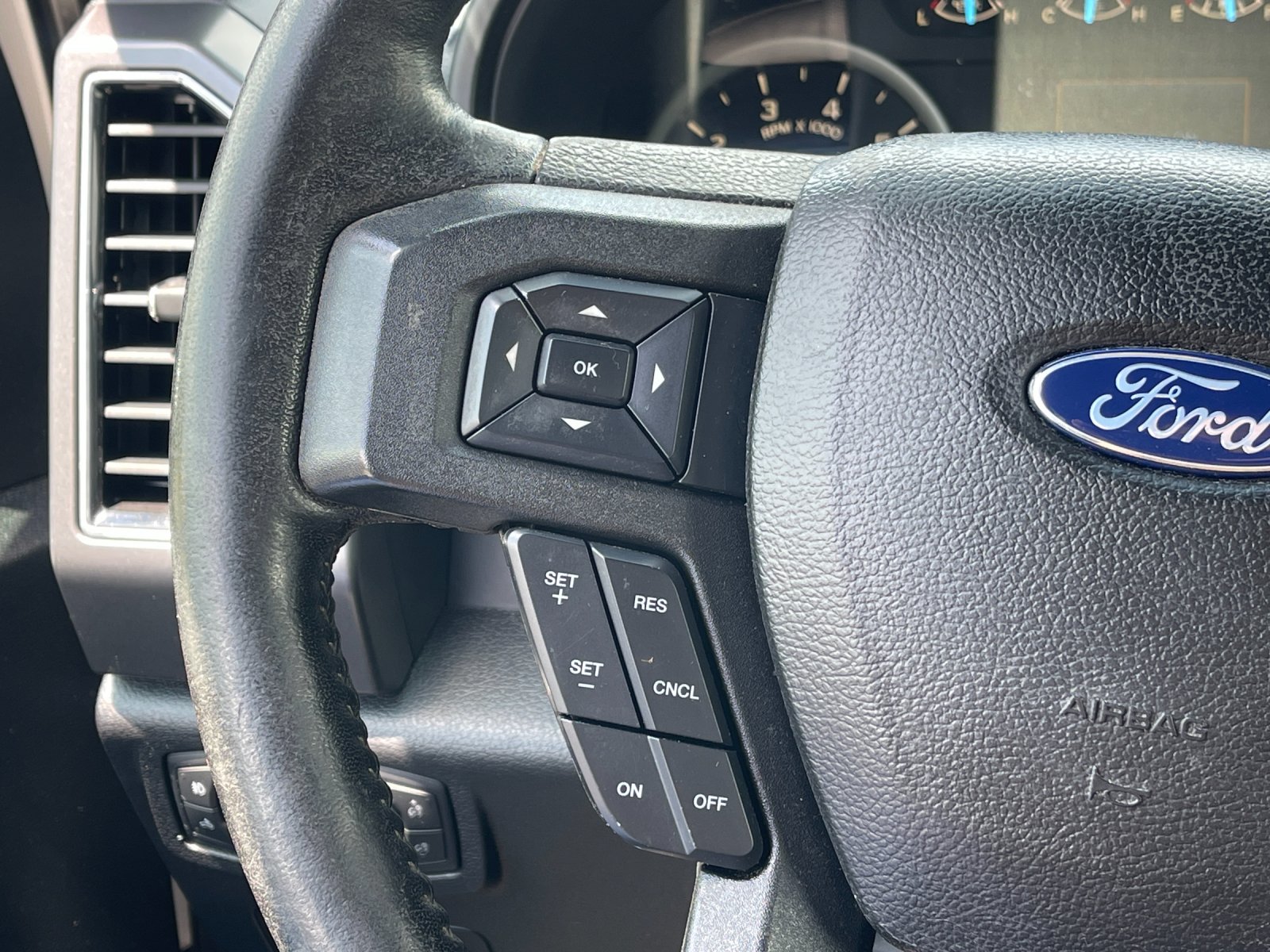 Used 2018 White Ford XLT image 25
