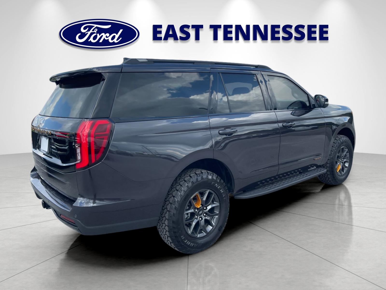 Used 2025 Gray Ford Tremor image 3