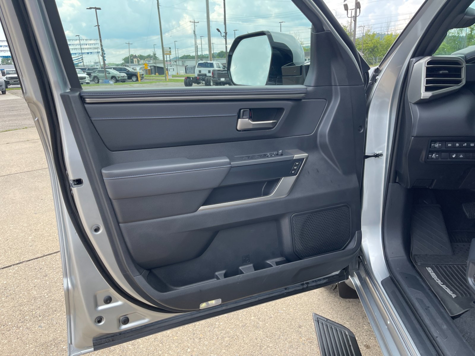2026 Toyota Sequoia Platinum - Photo 11