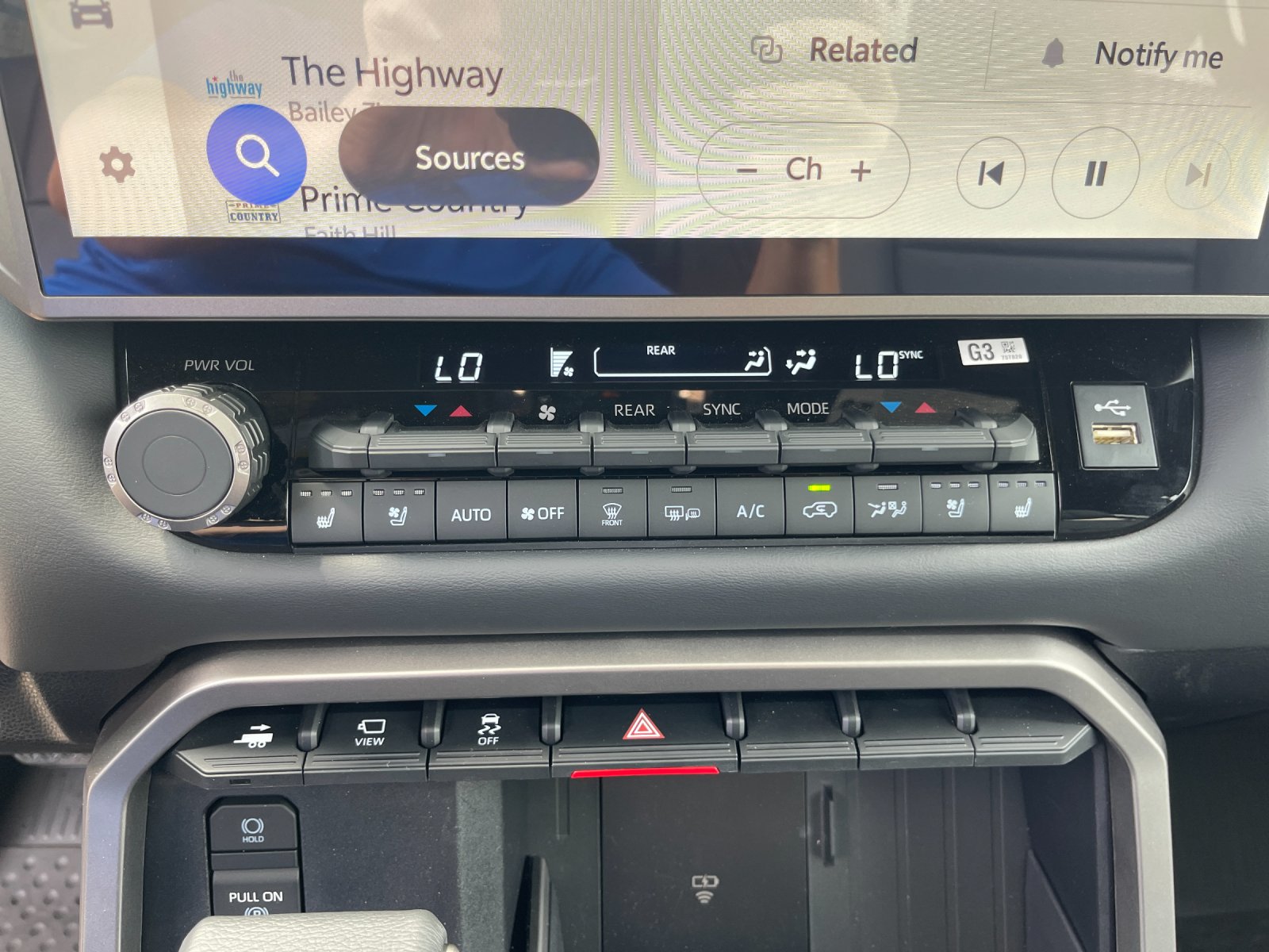 2026 Toyota Sequoia Platinum - Photo 25