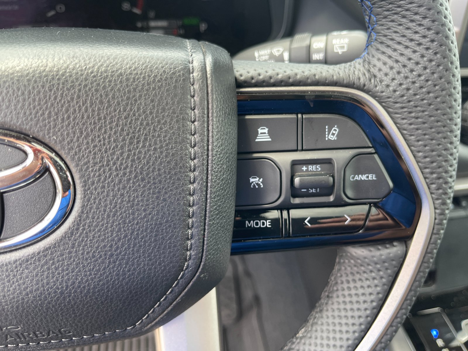 2026 Toyota Sequoia Platinum - Photo 30