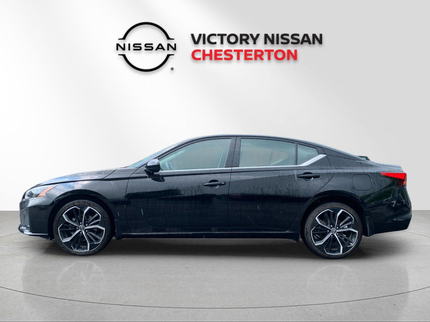 Used 2023 Black Nissan 2.5 SR image 2