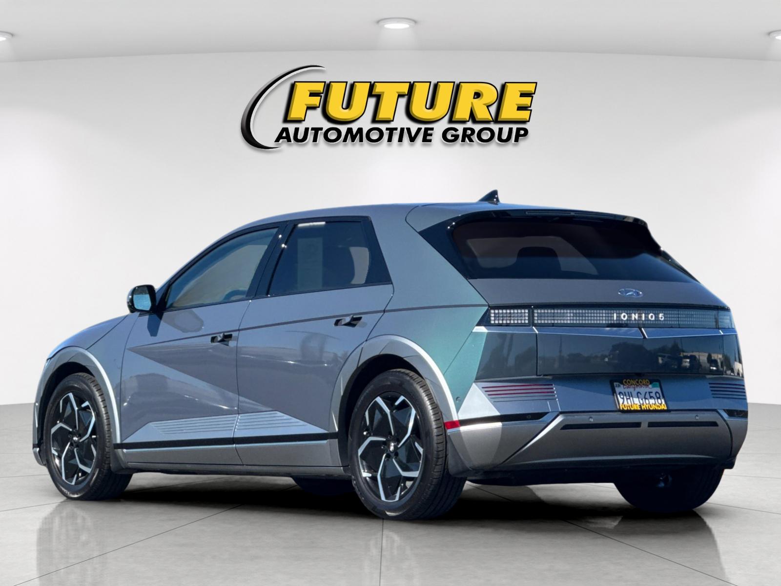 Certified Used 2023 Green Hyundai Limited image 5