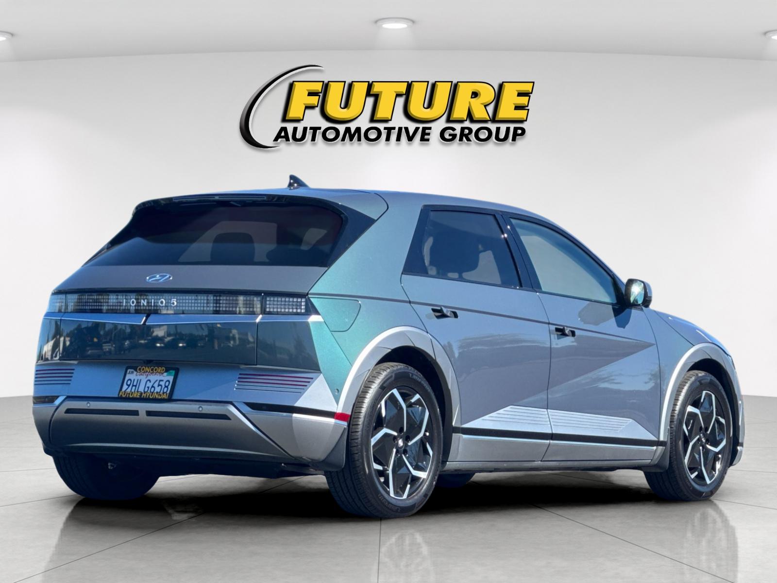 Certified Used 2023 Green Hyundai Limited image 3