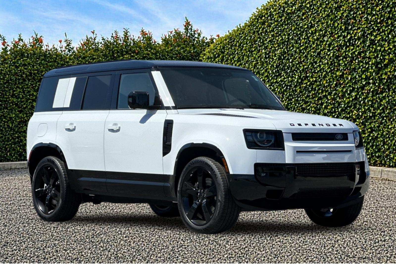 New 2026 Fuji White Land Rover X-Dynamic SE image 8