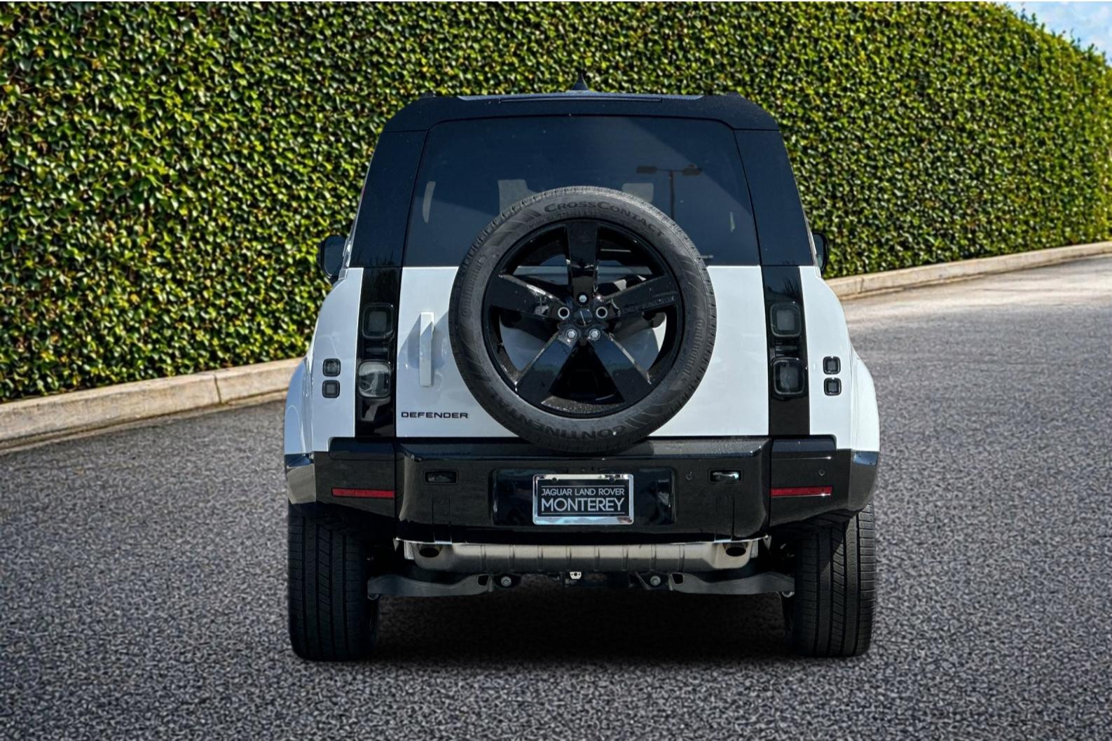 New 2026 Fuji White Land Rover X-Dynamic SE image 5