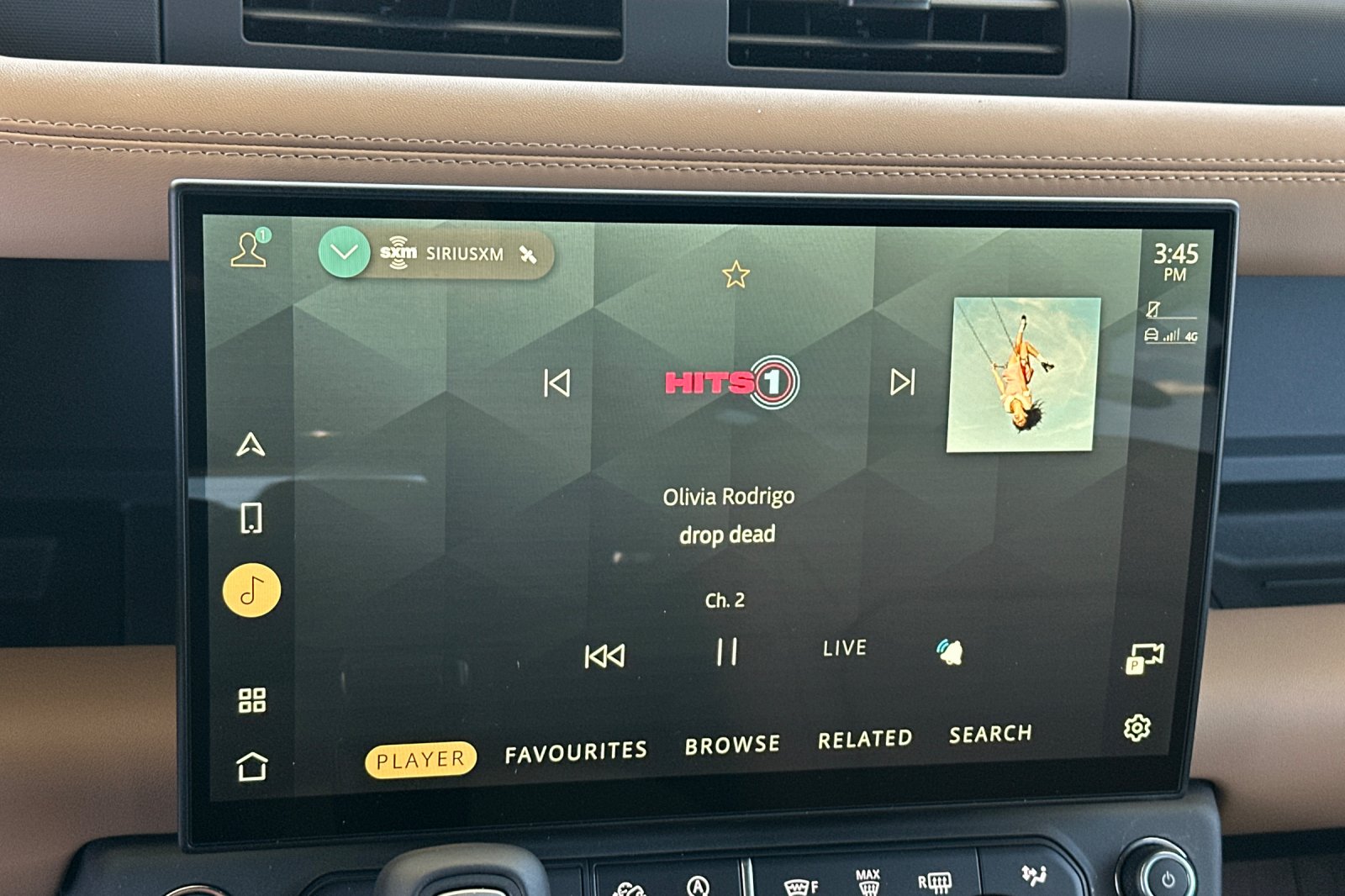 New 2026 Fuji White Land Rover X-Dynamic SE image 18