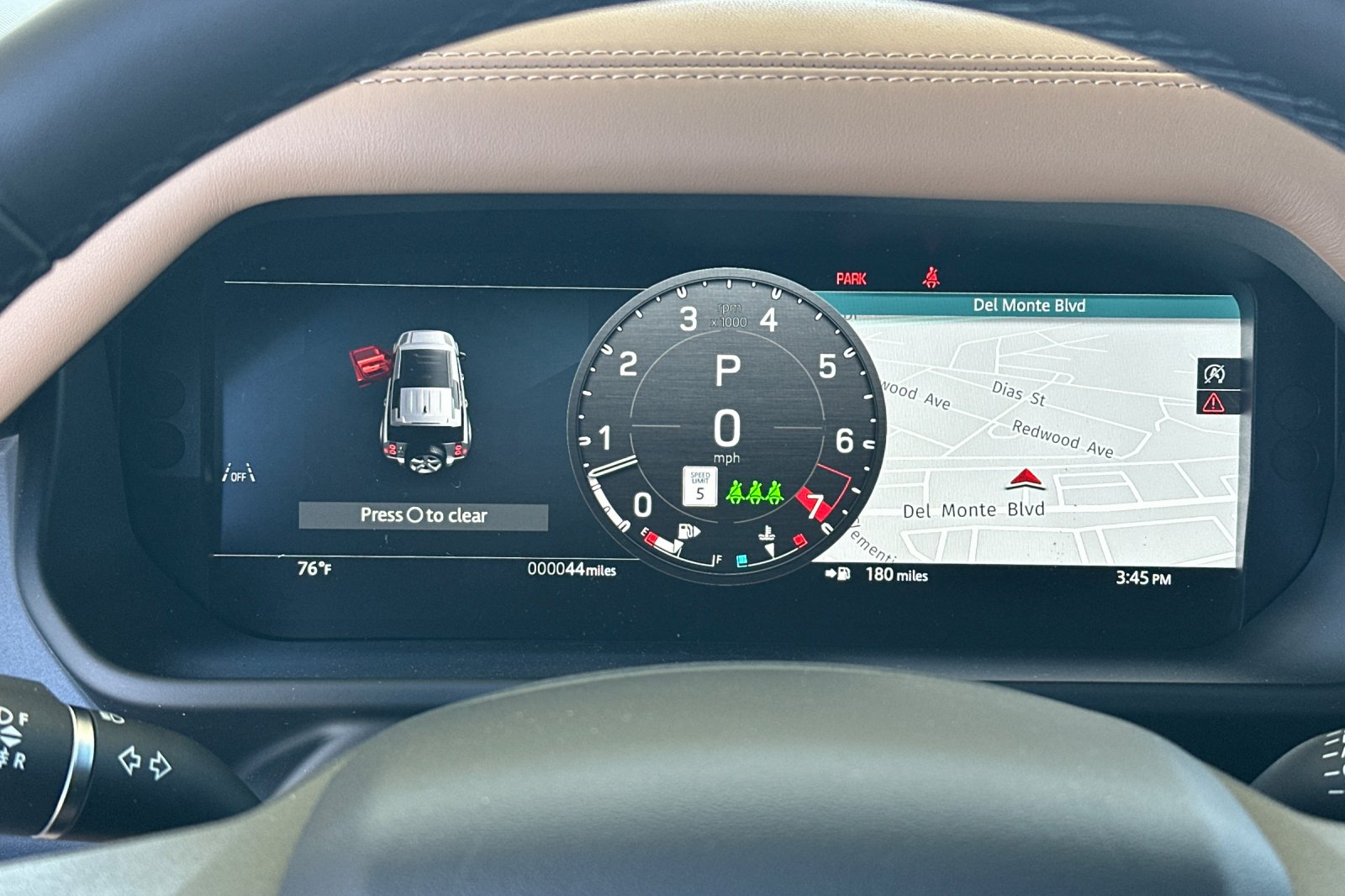 New 2026 Fuji White Land Rover X-Dynamic SE image 25