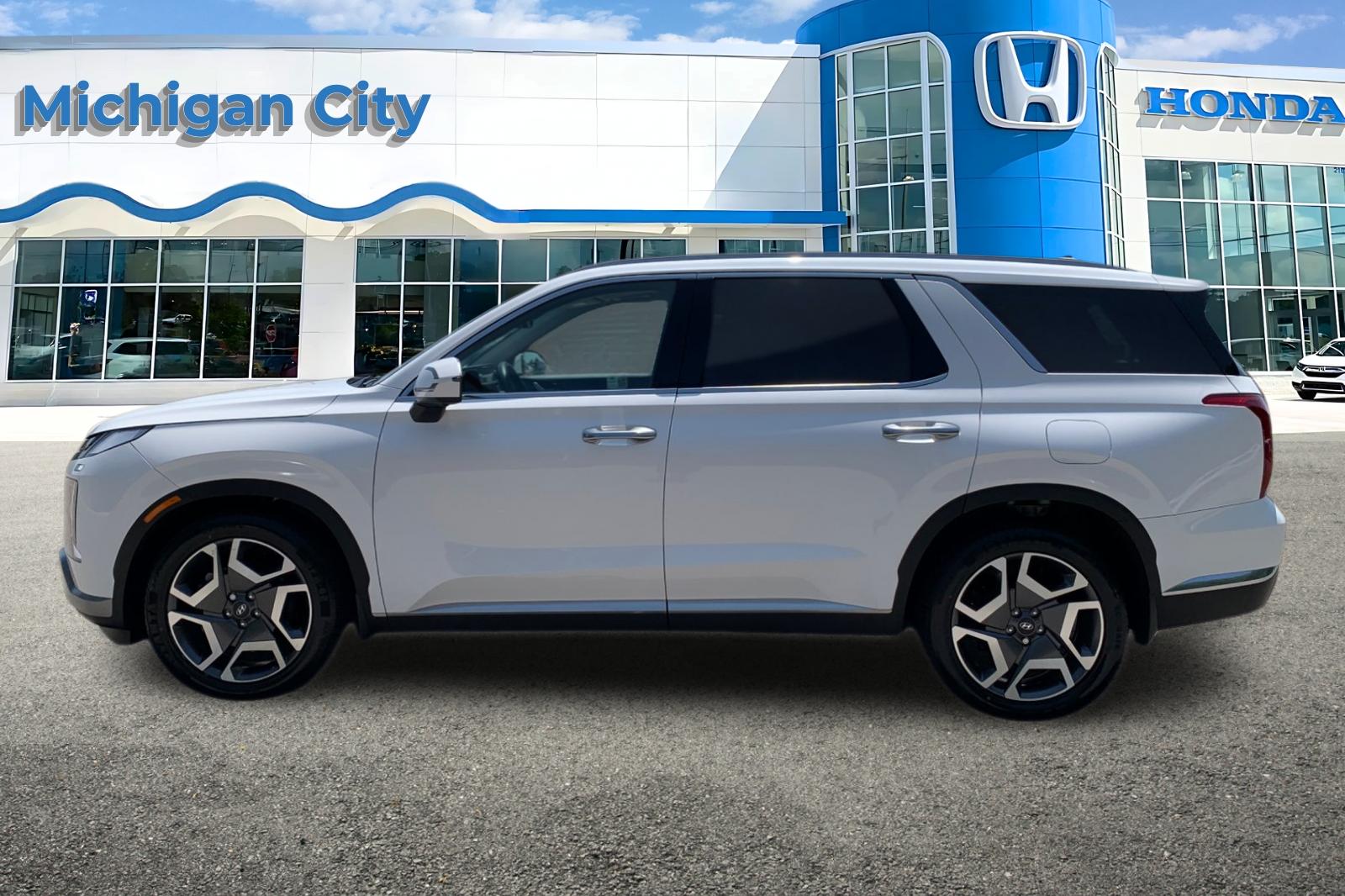 Used 2024 White Hyundai Limited image 2