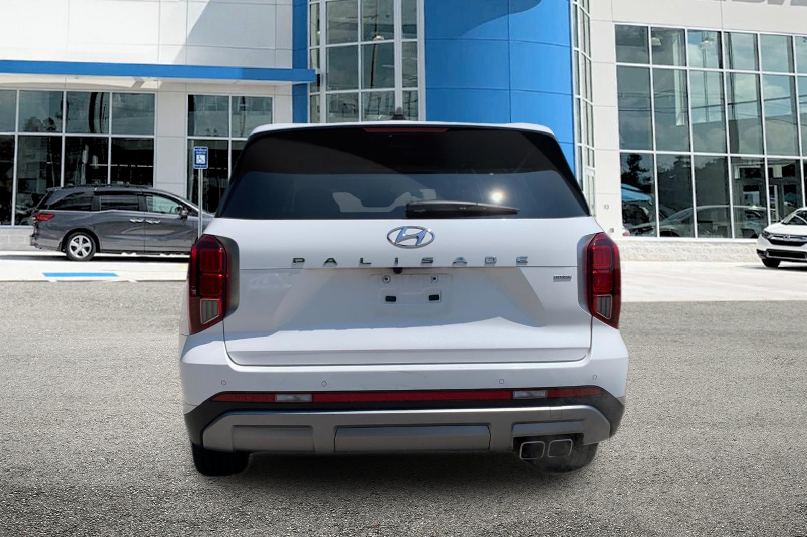 Used 2024 White Hyundai Limited image 4