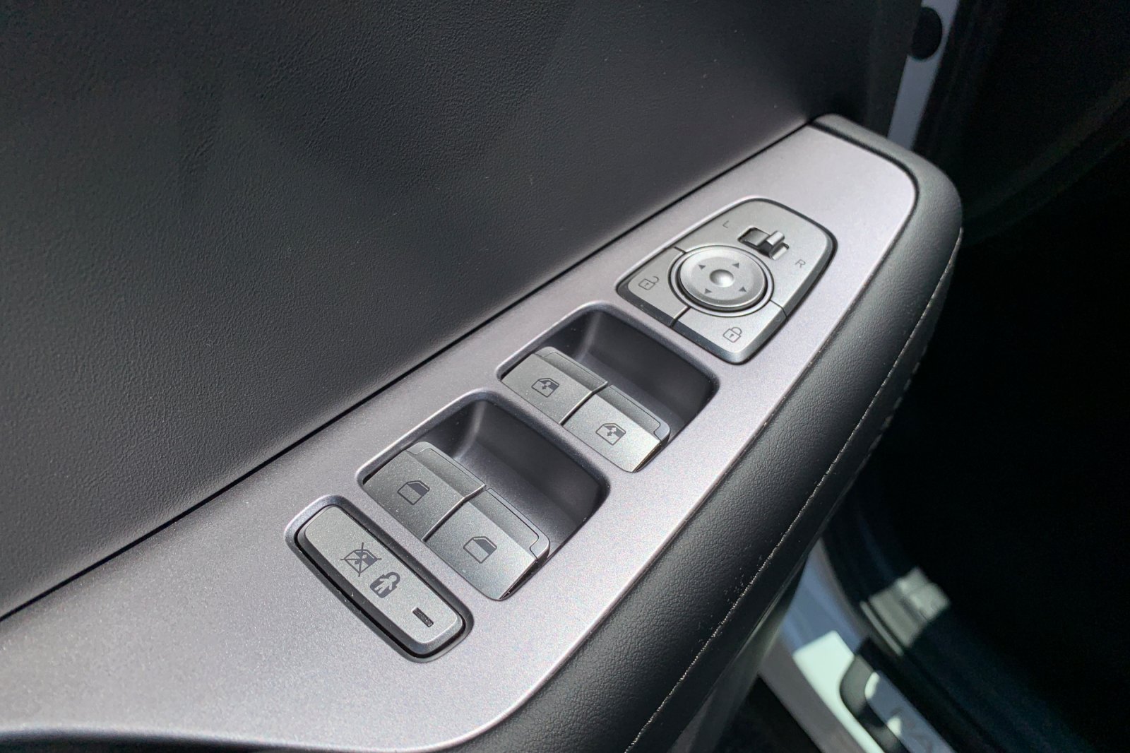 Used 2024 White Hyundai Limited image 13