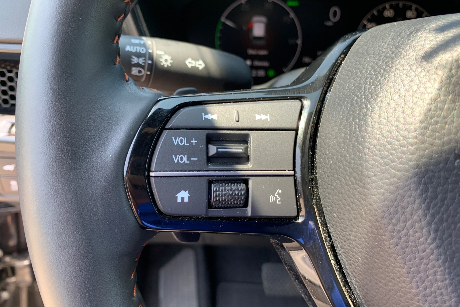 Certified Used 2024 Meteorite Gray Metallic Honda Sport Touring image 30