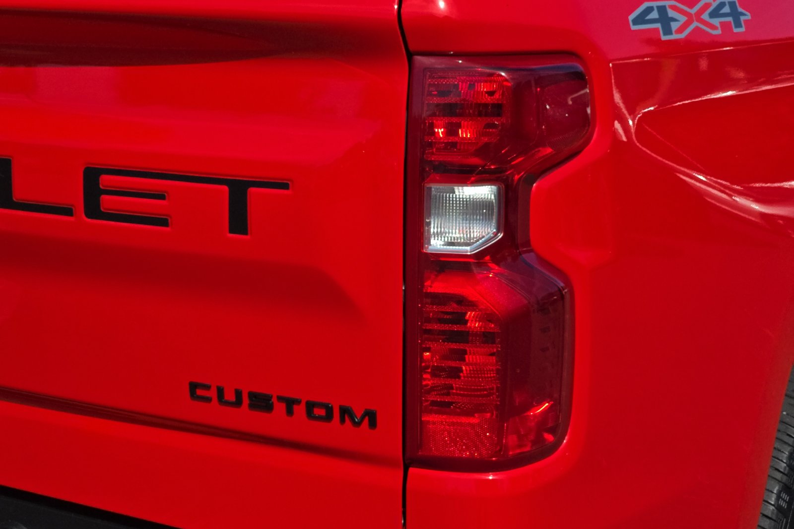 Used 2023 Red Chevrolet Custom image 26