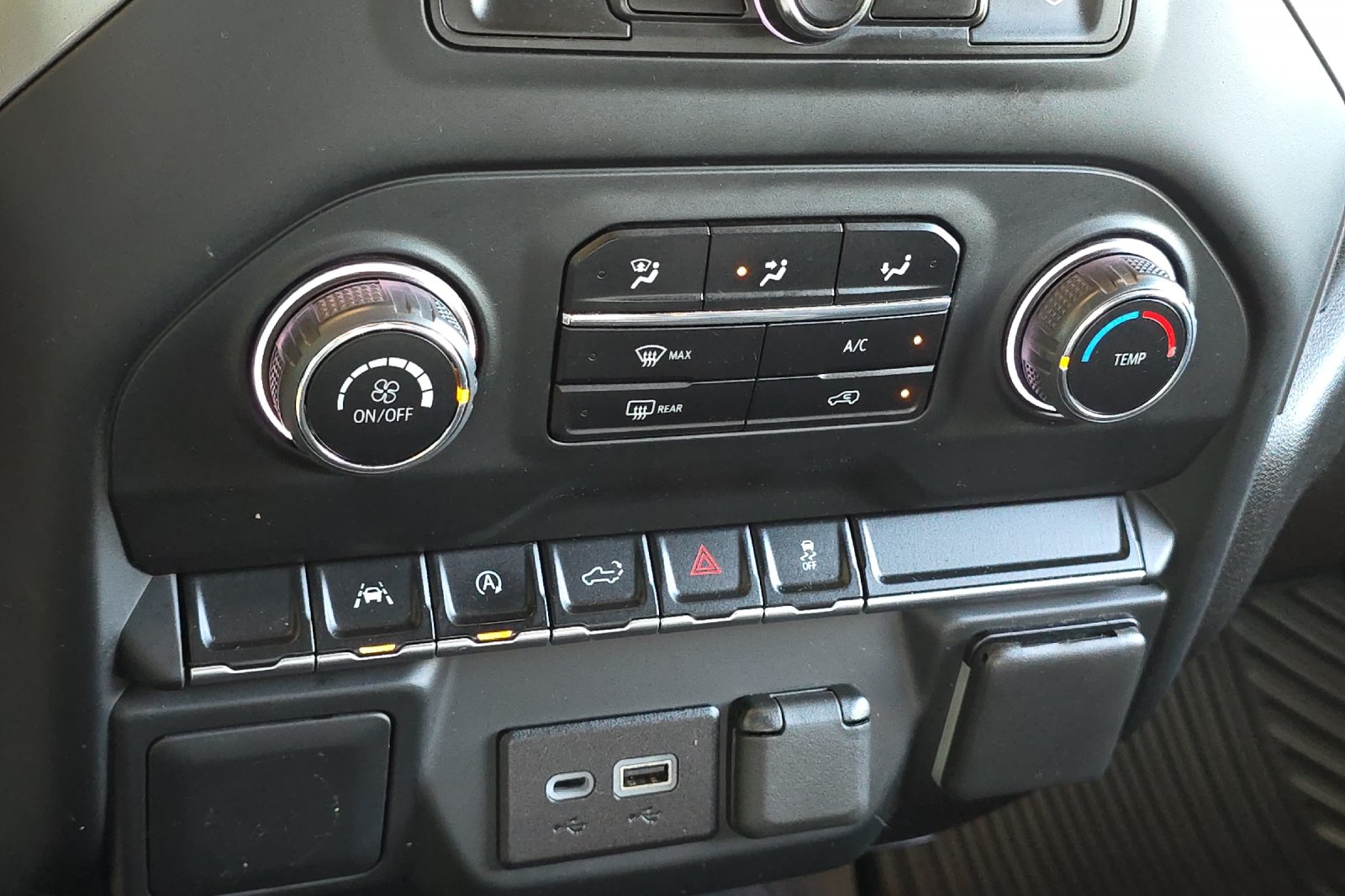 Used 2023 Red Chevrolet Custom image 19