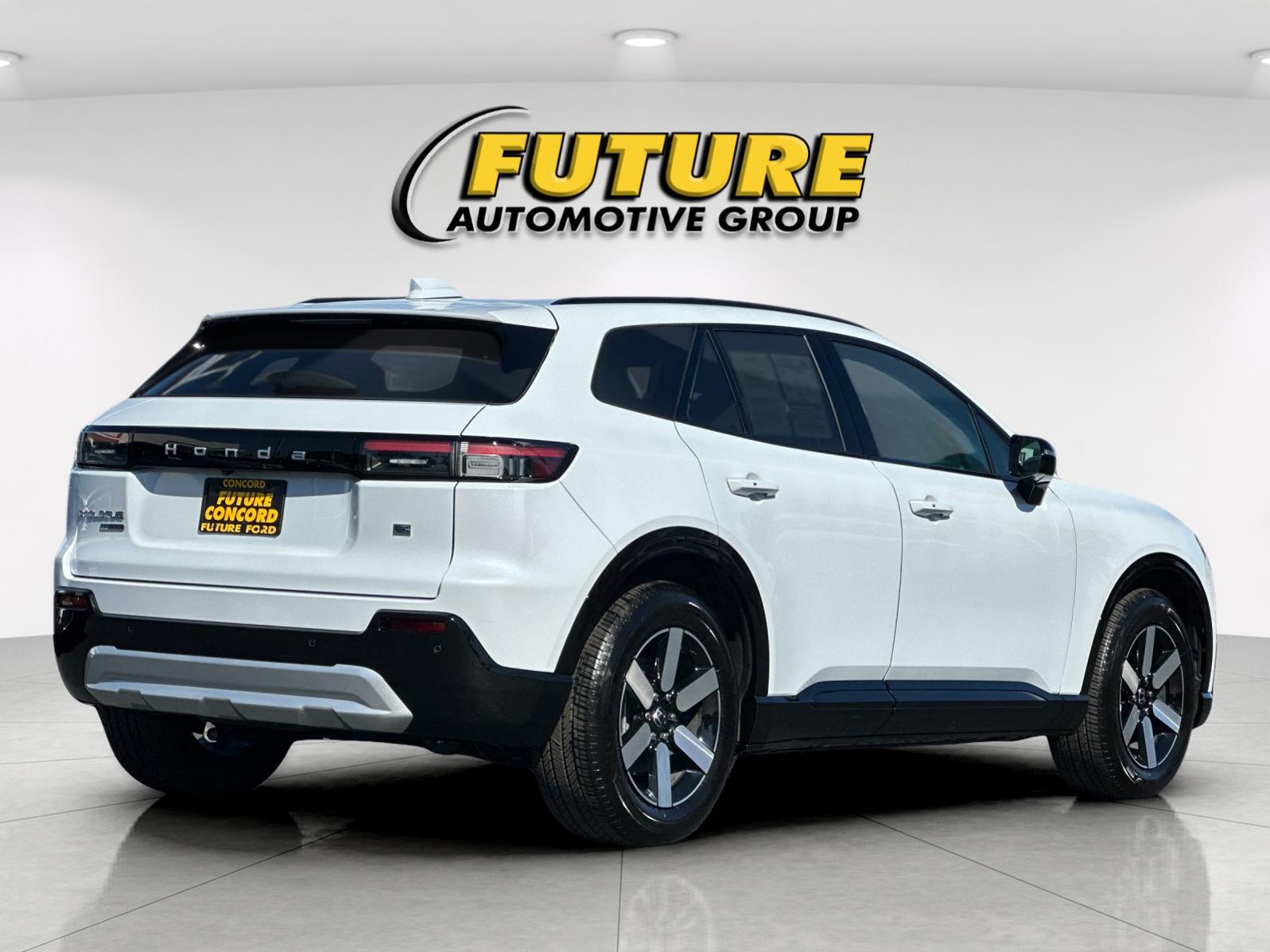 Used 2026 White Honda Touring image 3