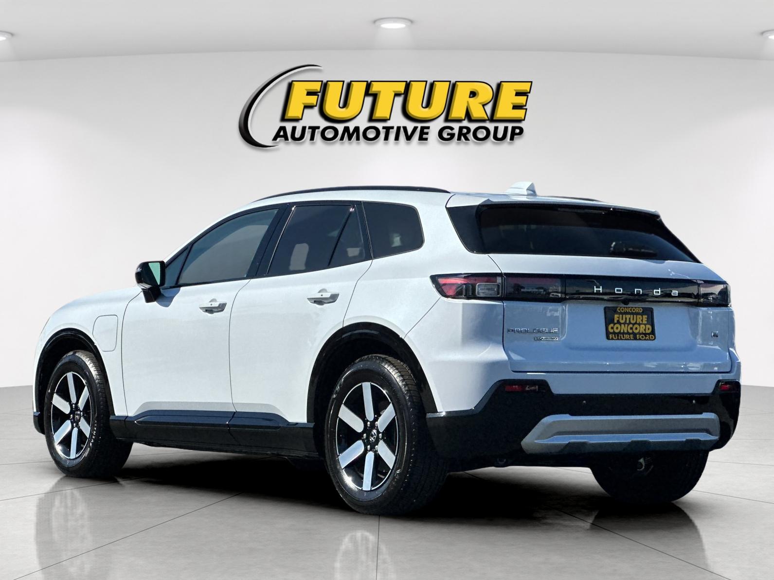 Used 2026 White Honda Touring image 5