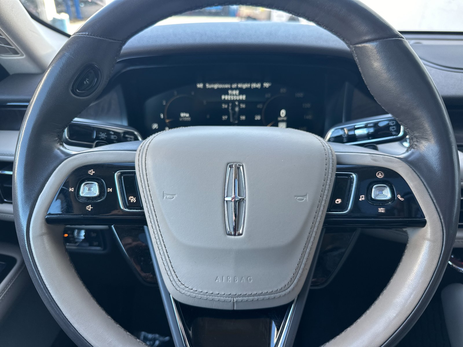 Used 2021 Blue Lincoln Reserve image 24