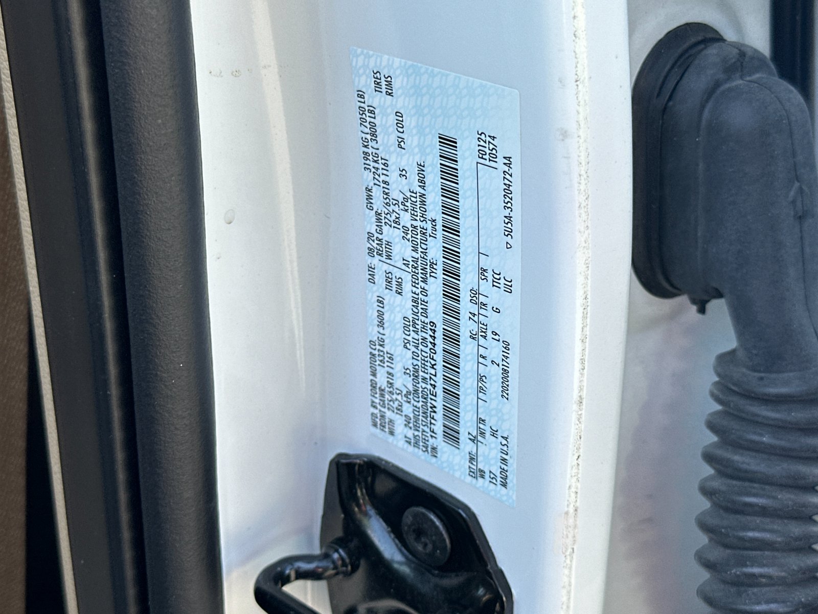 Used 2020 White Ford Lariat image 28