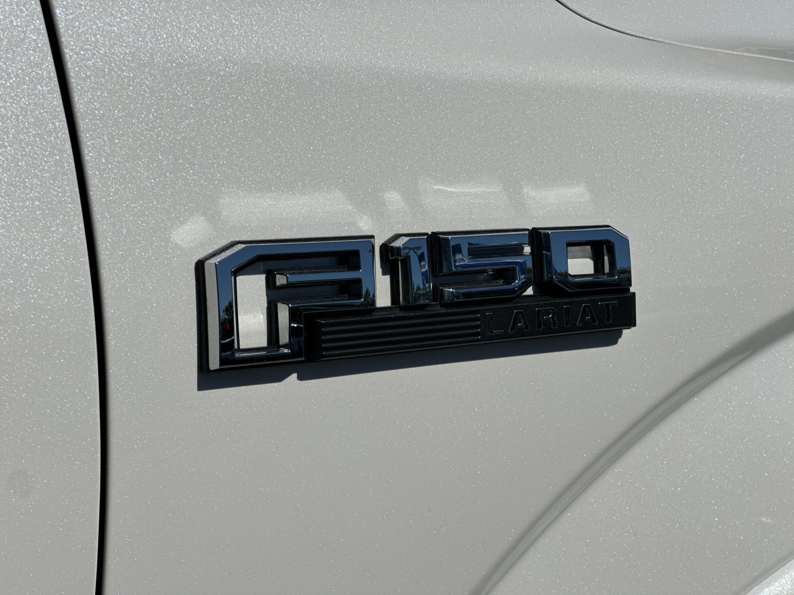 Used 2020 White Ford Lariat image 25