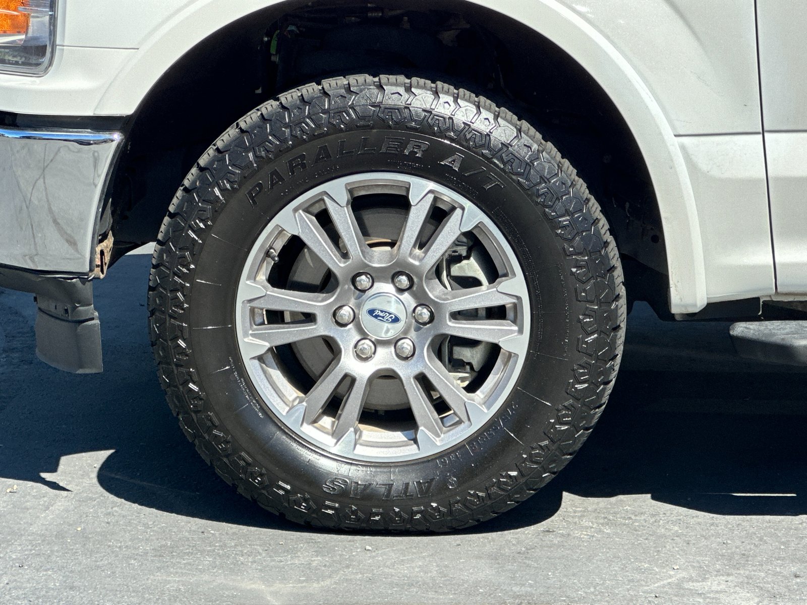 Used 2020 White Ford Lariat image 24