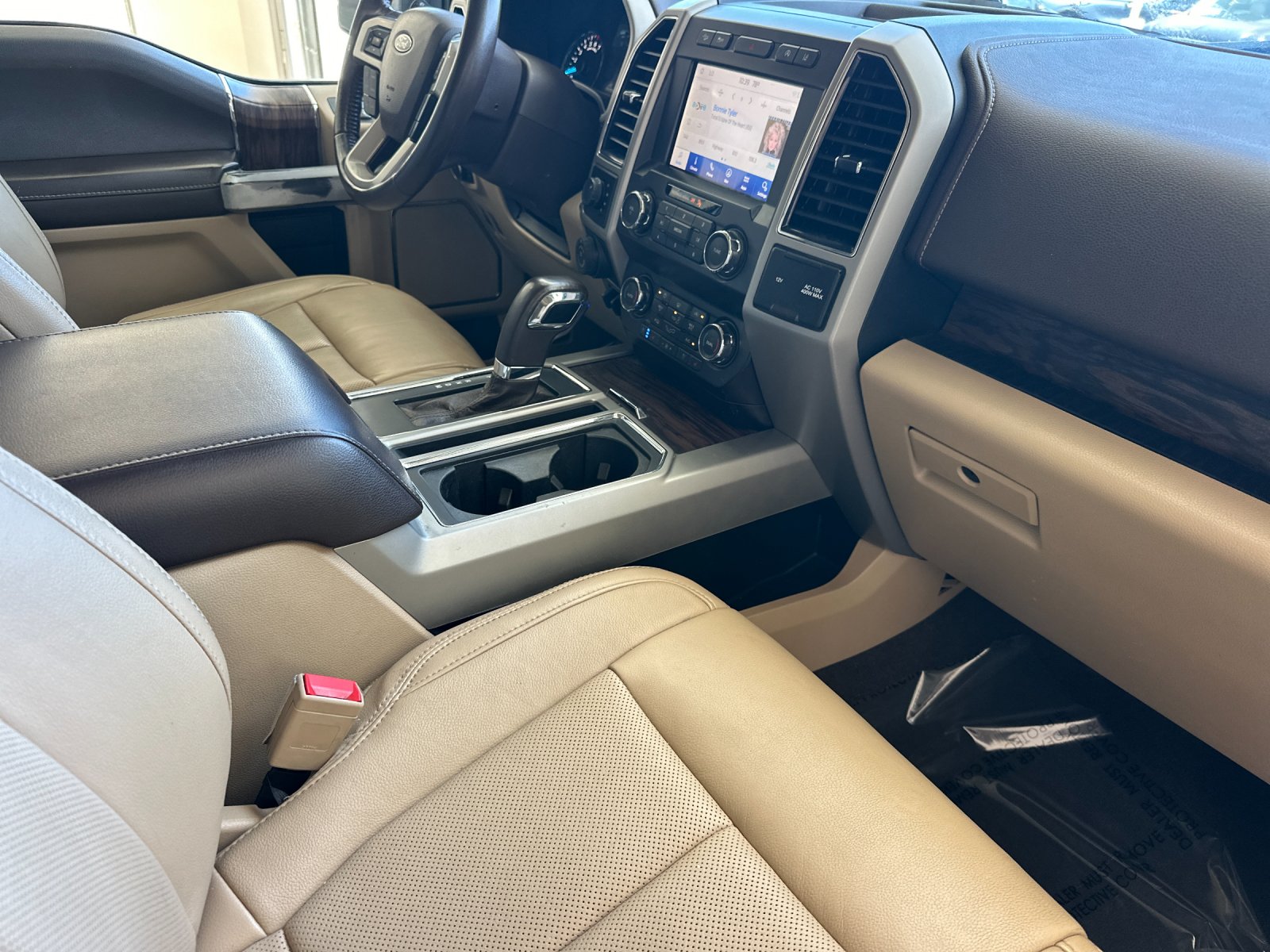 Used 2020 White Ford Lariat image 14
