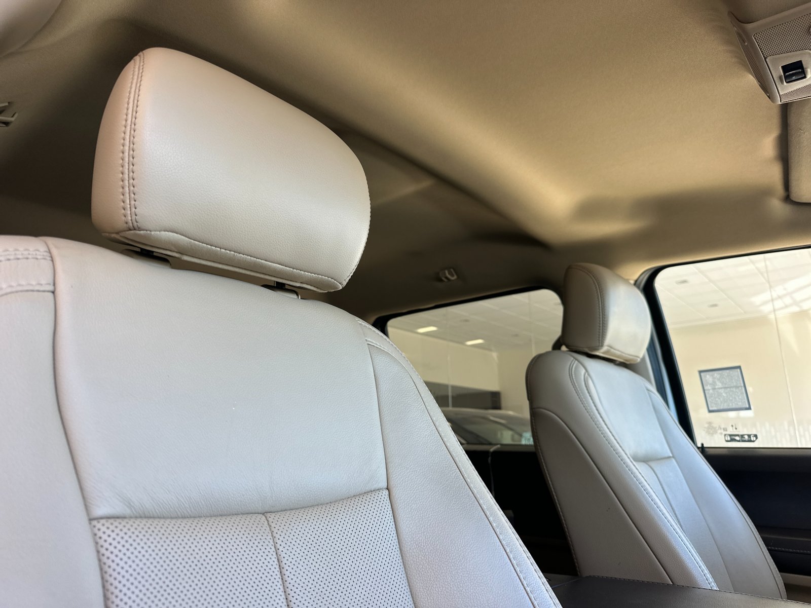 Used 2020 White Ford Lariat image 15