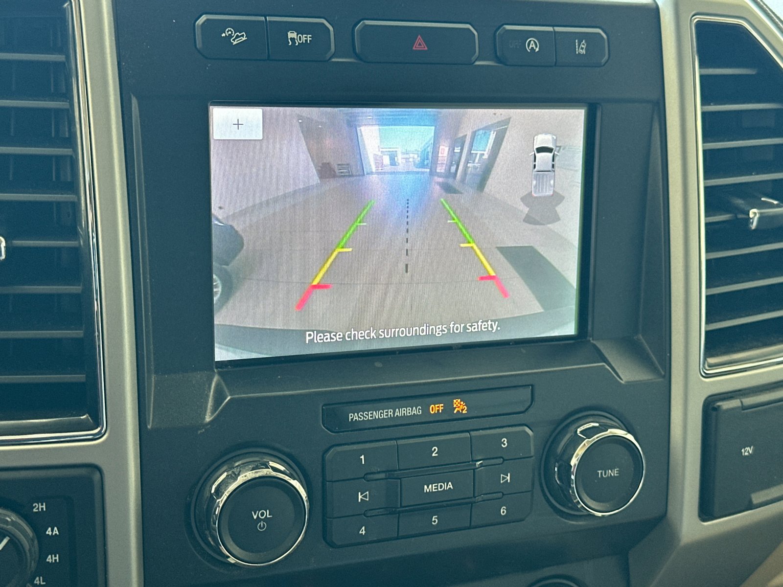 Used 2020 White Ford Lariat image 18