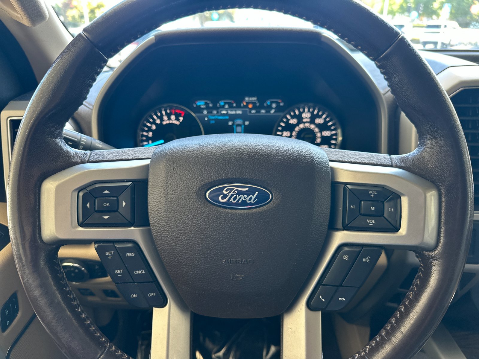 Used 2020 White Ford Lariat image 22