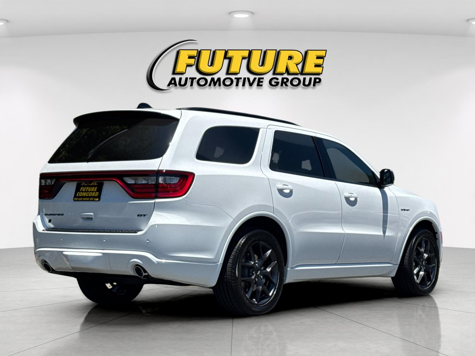 New 2026 White Knuckle Clear-Coat Exterior Paint Dodge GT Plus HEMI V8 image 4
