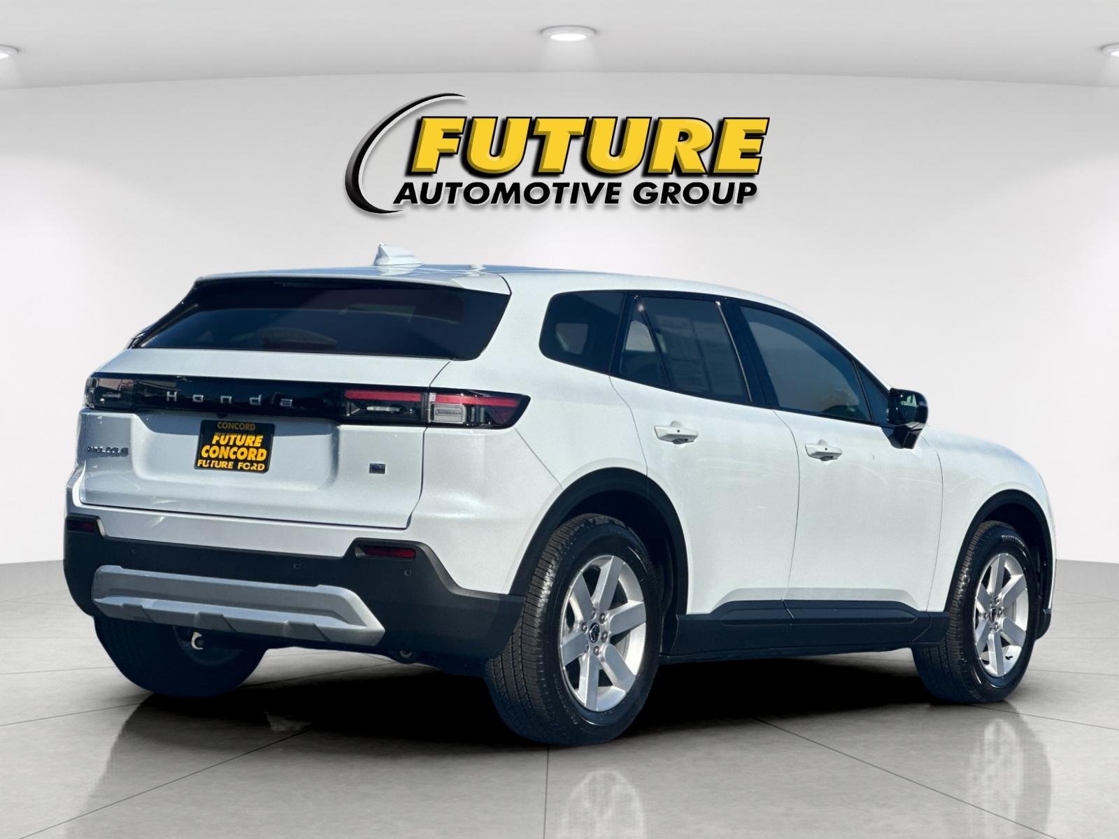 Used 2026 White Honda EX image 3