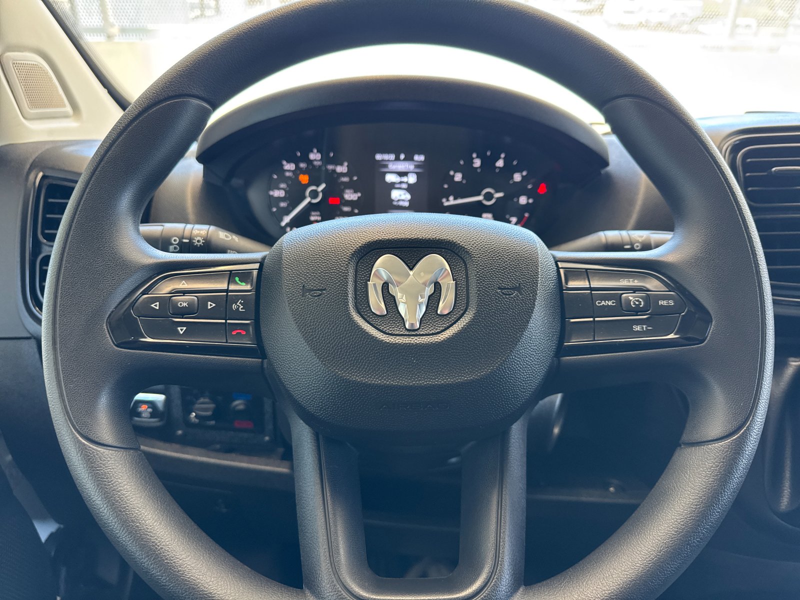 Used 2022 White Ram Base image 23