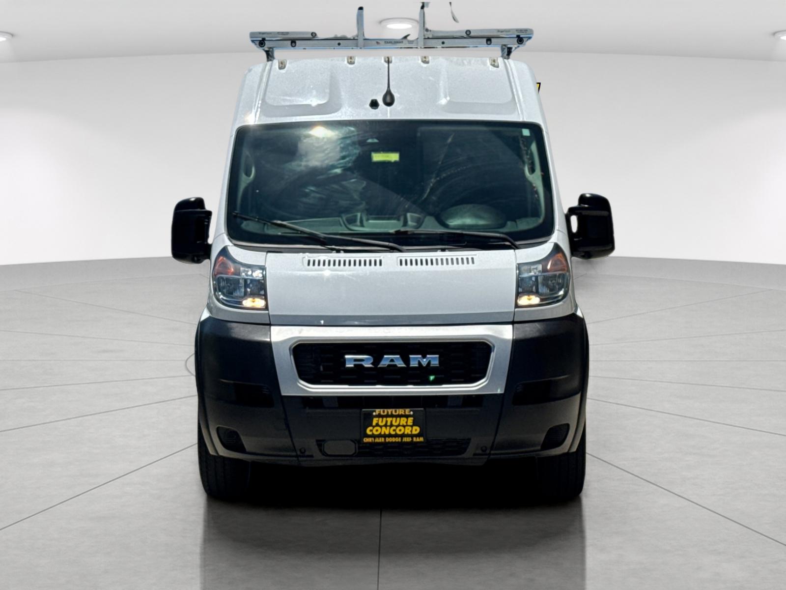 Used 2022 White Ram Base image 9