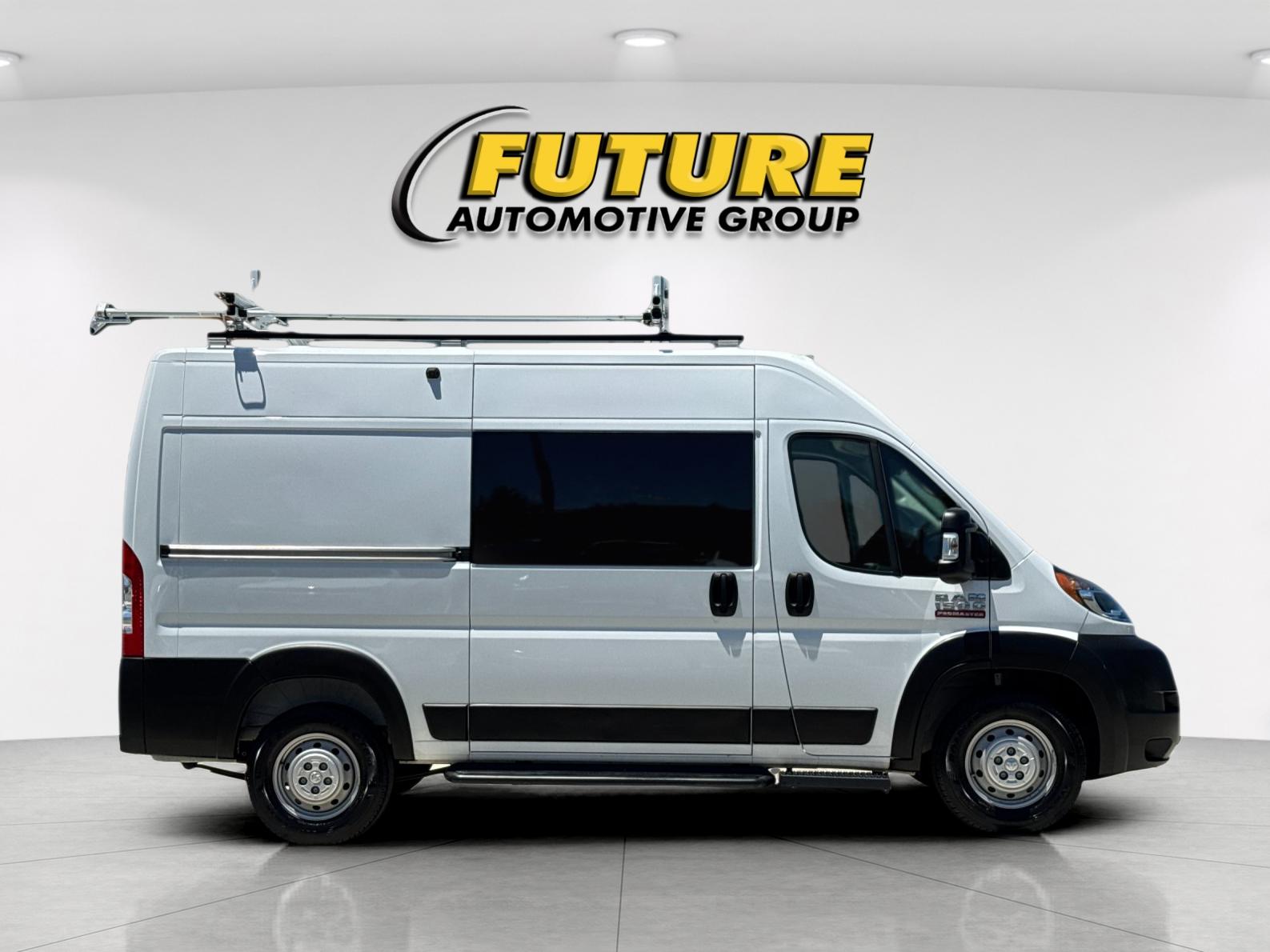 Used 2022 White Ram Base image 3