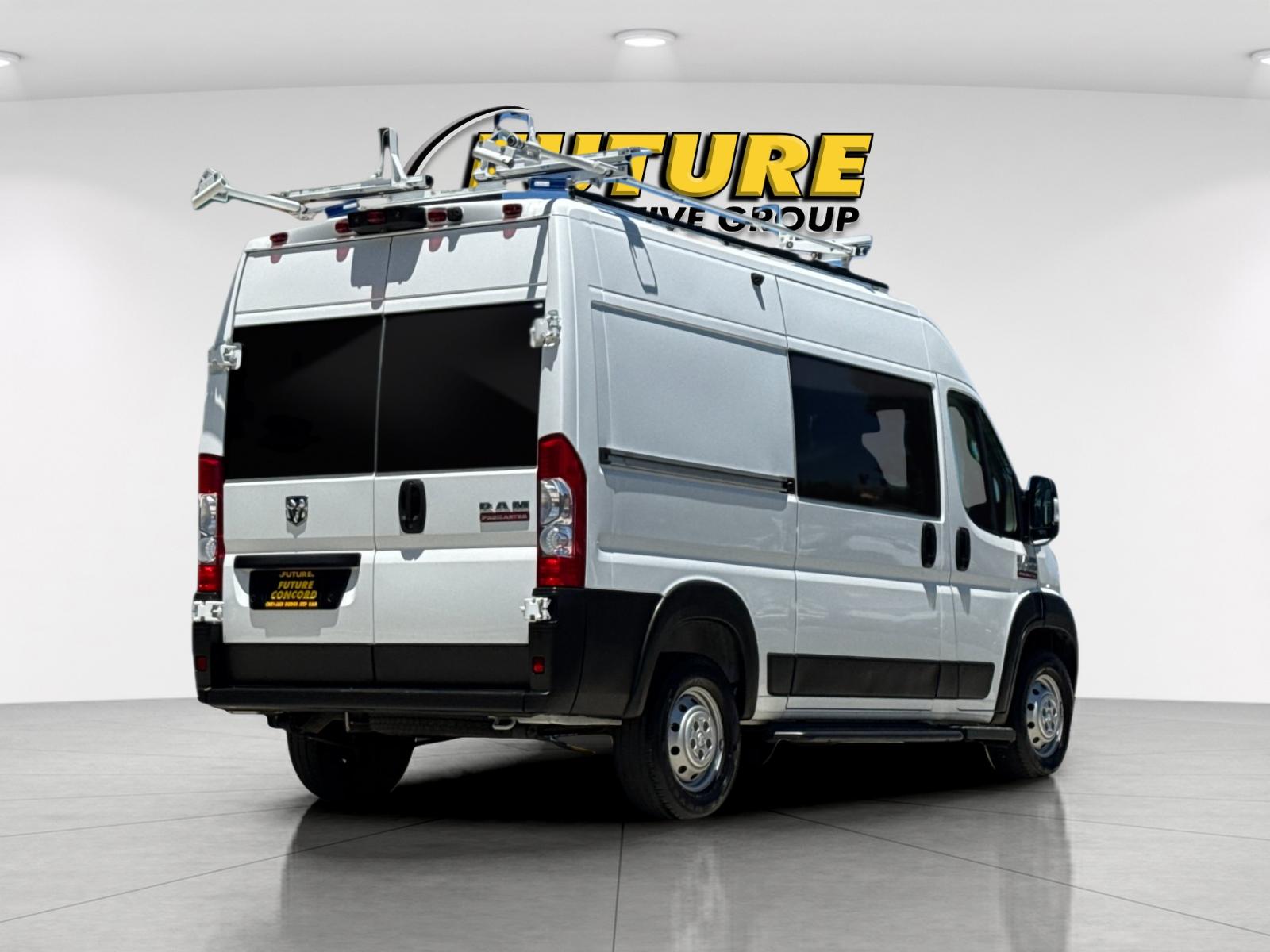 Used 2022 White Ram Base image 4