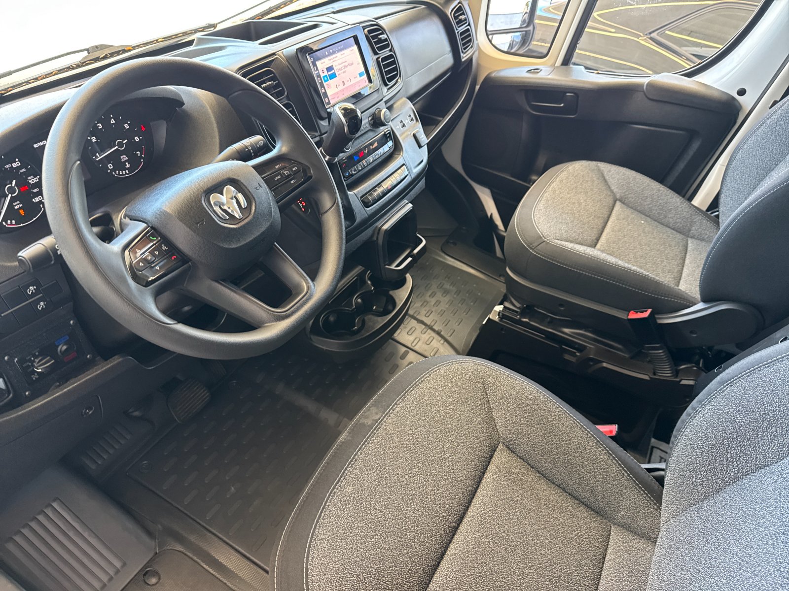 Used 2022 White Ram Base image 10