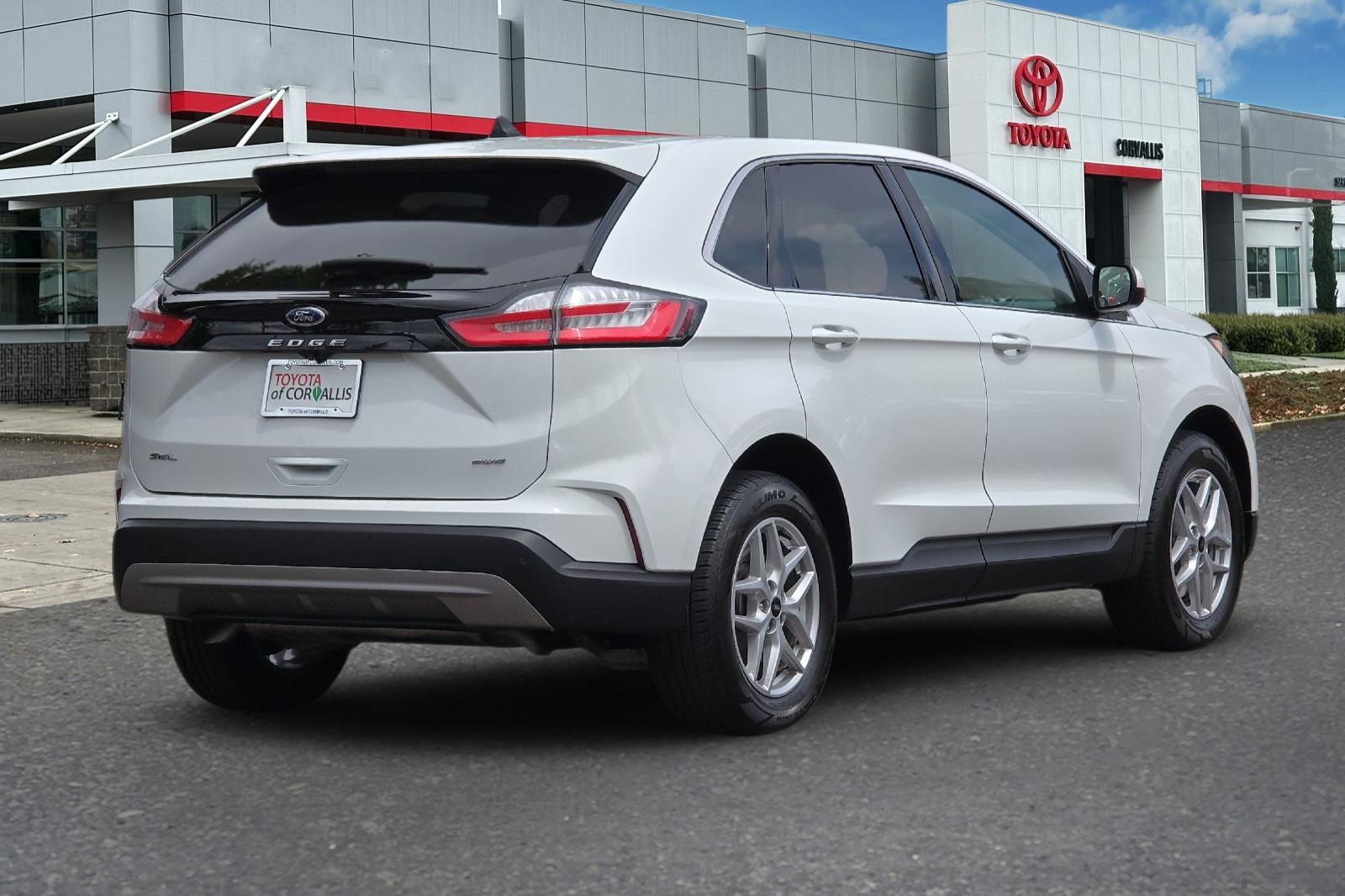 Used 2024 White Ford SEL image 4