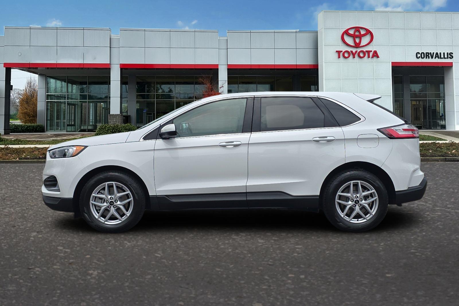 Used 2024 White Ford SEL image 7