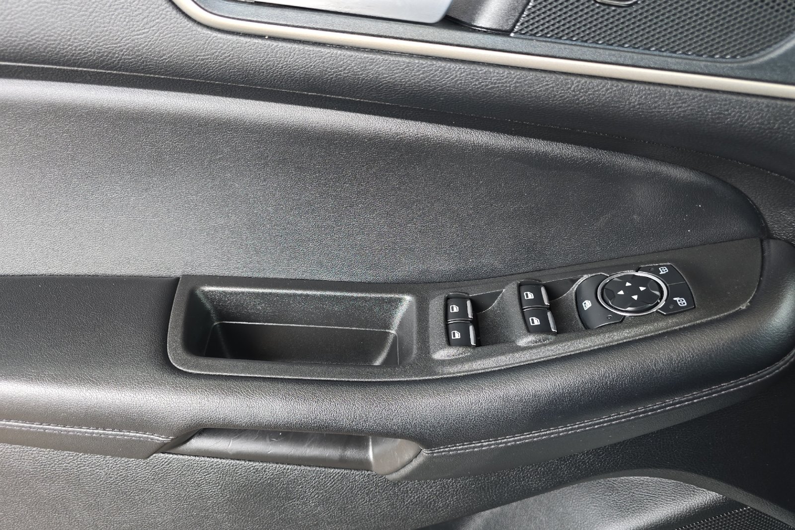 Used 2024 White Ford SEL image 11