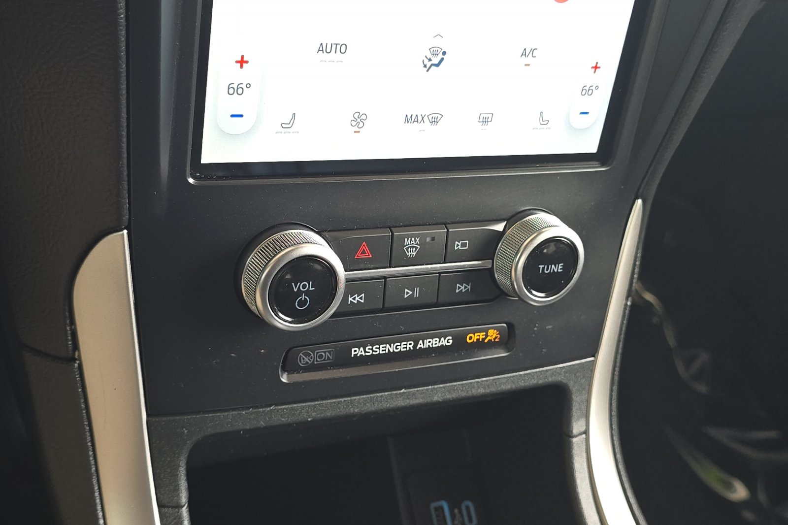 Used 2024 White Ford SEL image 20