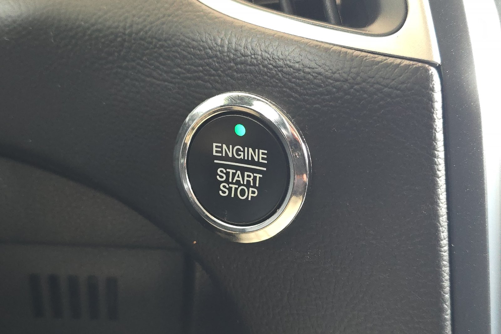 Used 2024 White Ford SEL image 22