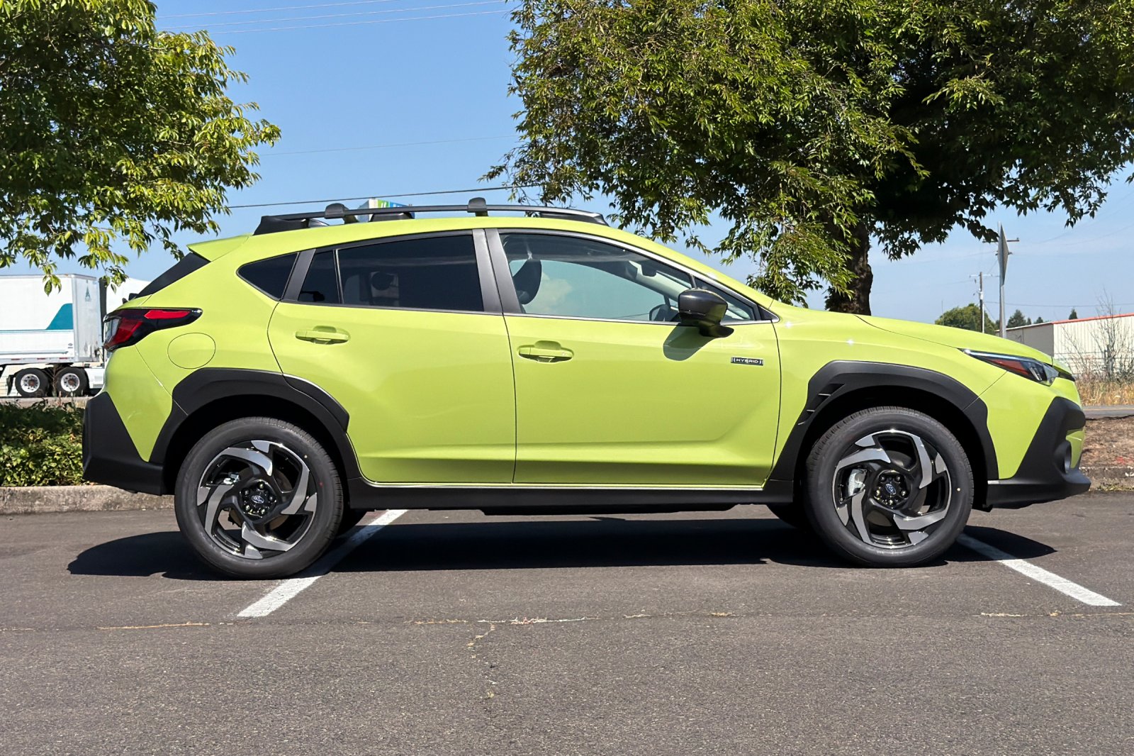 New 2026 CITRON YELLOW PEARL Subaru Limited Hybrid image 3