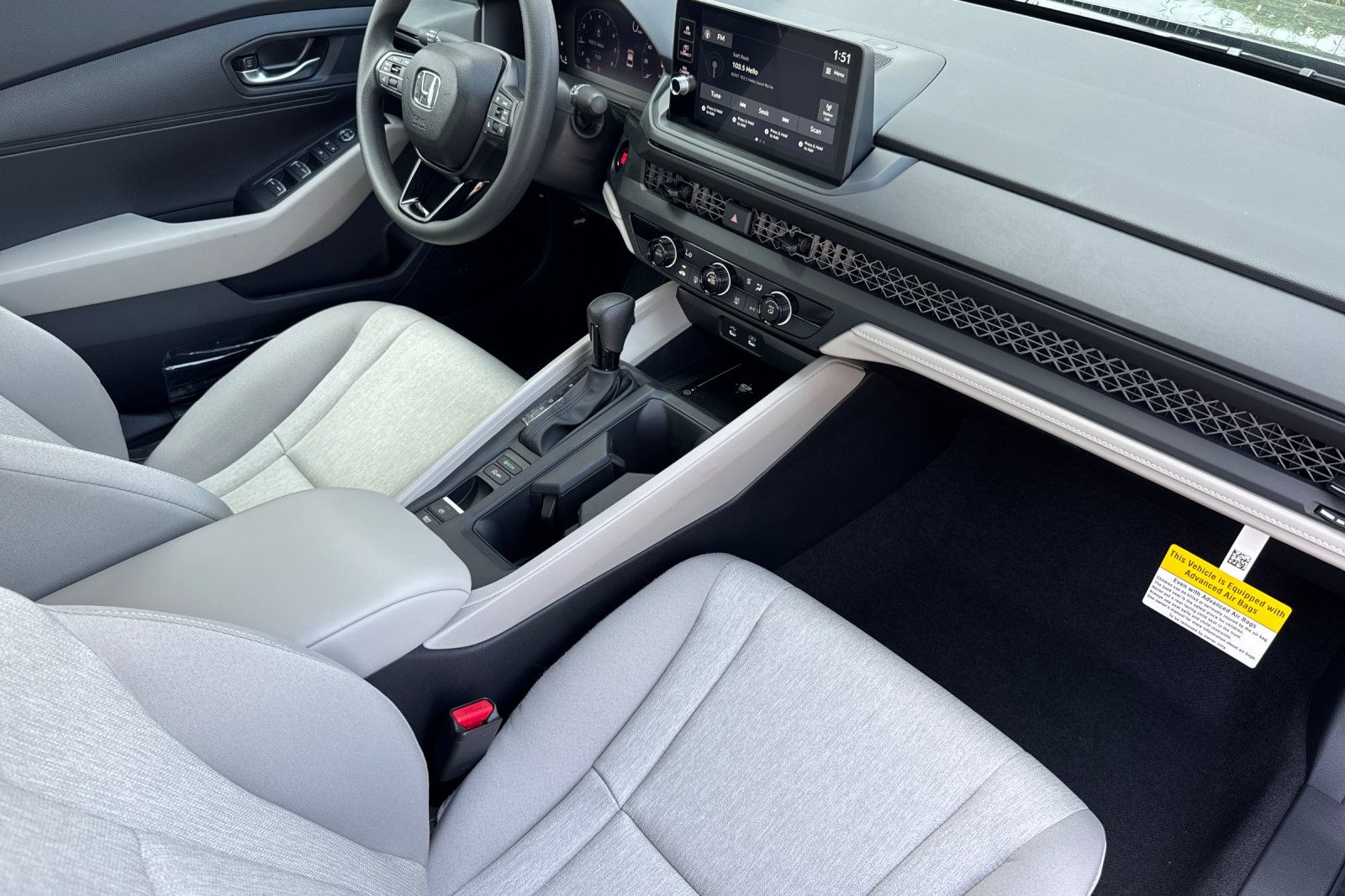New 2026 Platinum White Pearl Honda LX image 39