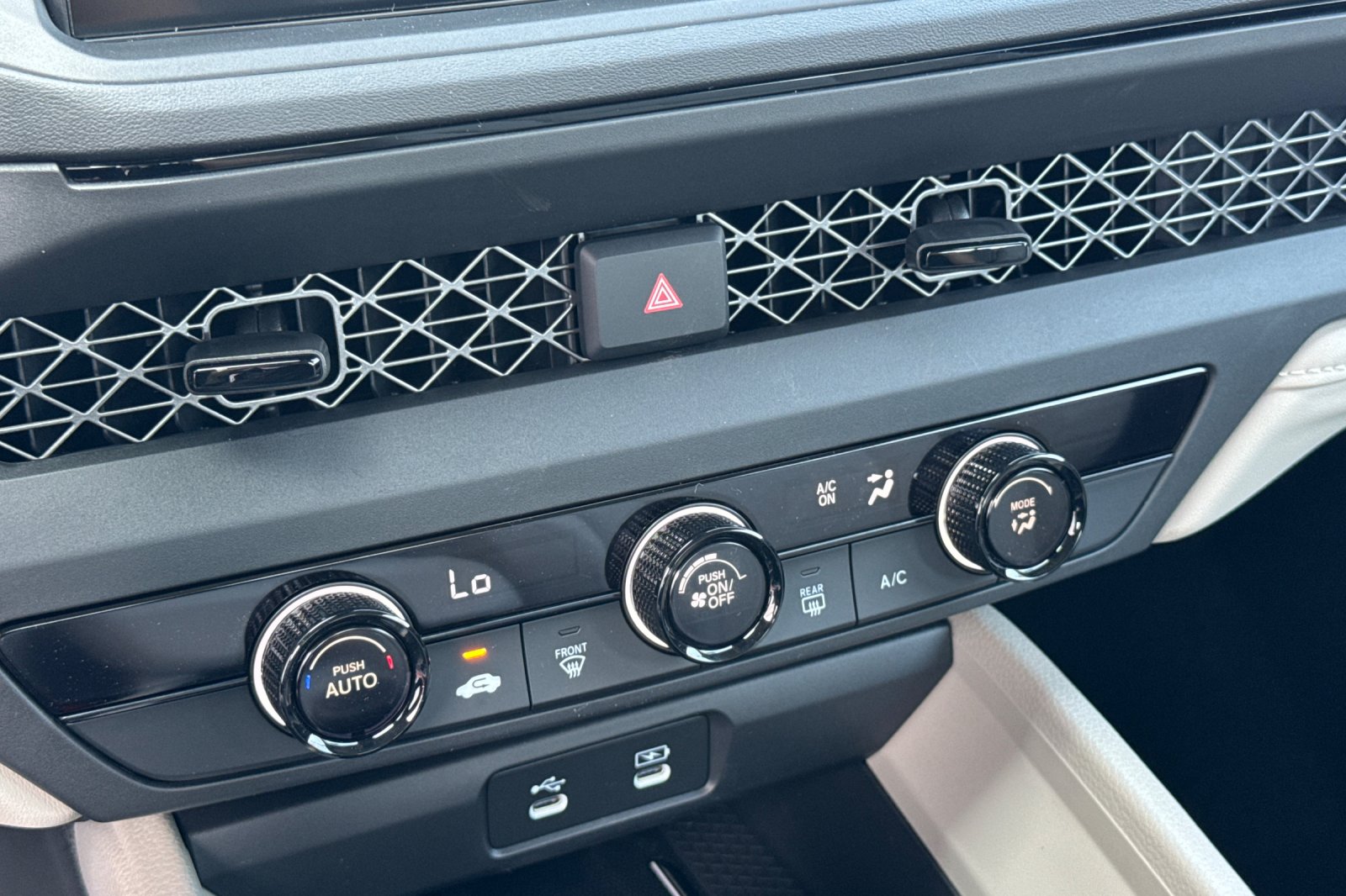 New 2026 Platinum White Pearl Honda LX image 43
