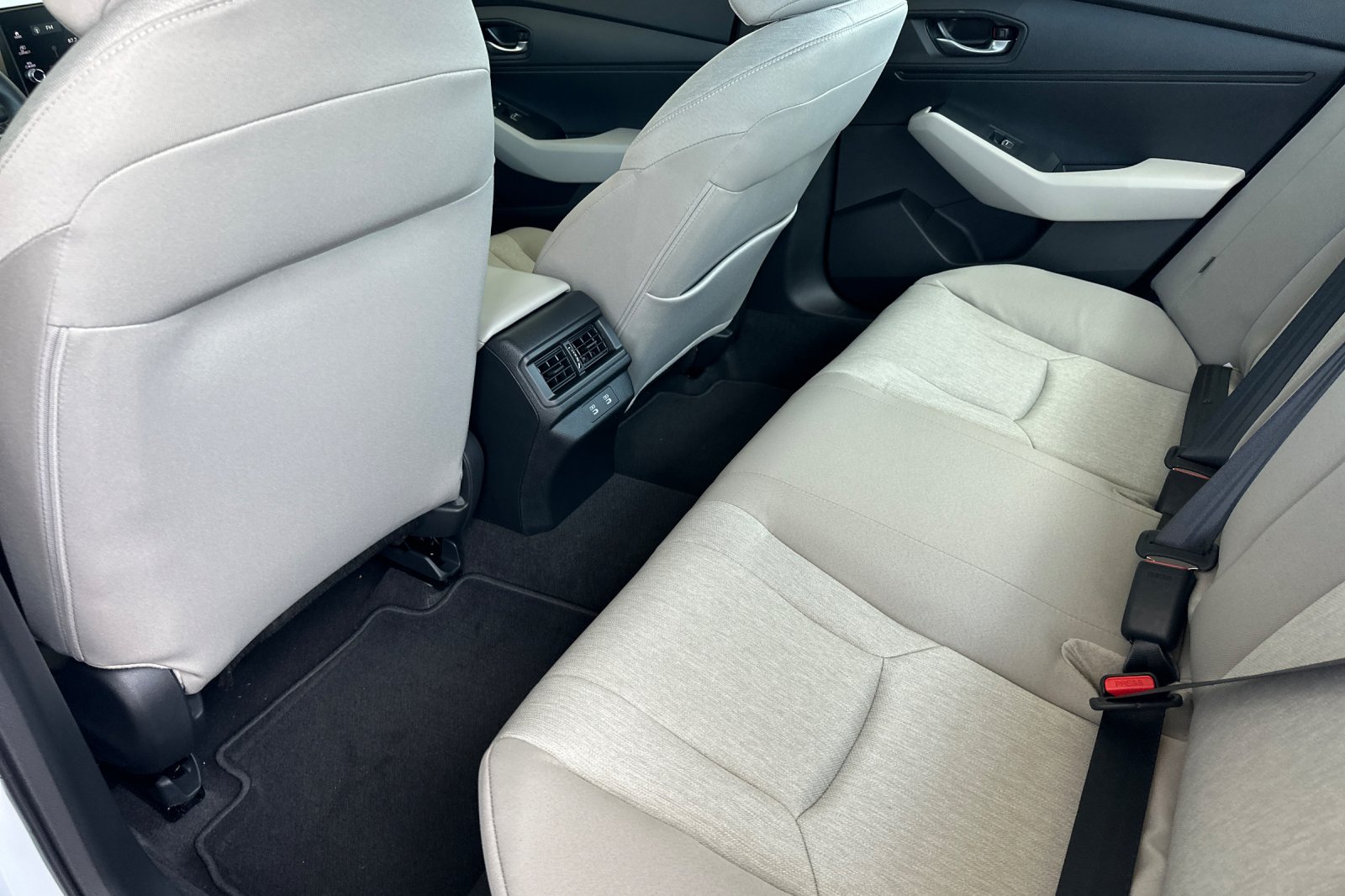 New 2026 Platinum White Pearl Honda LX image 13